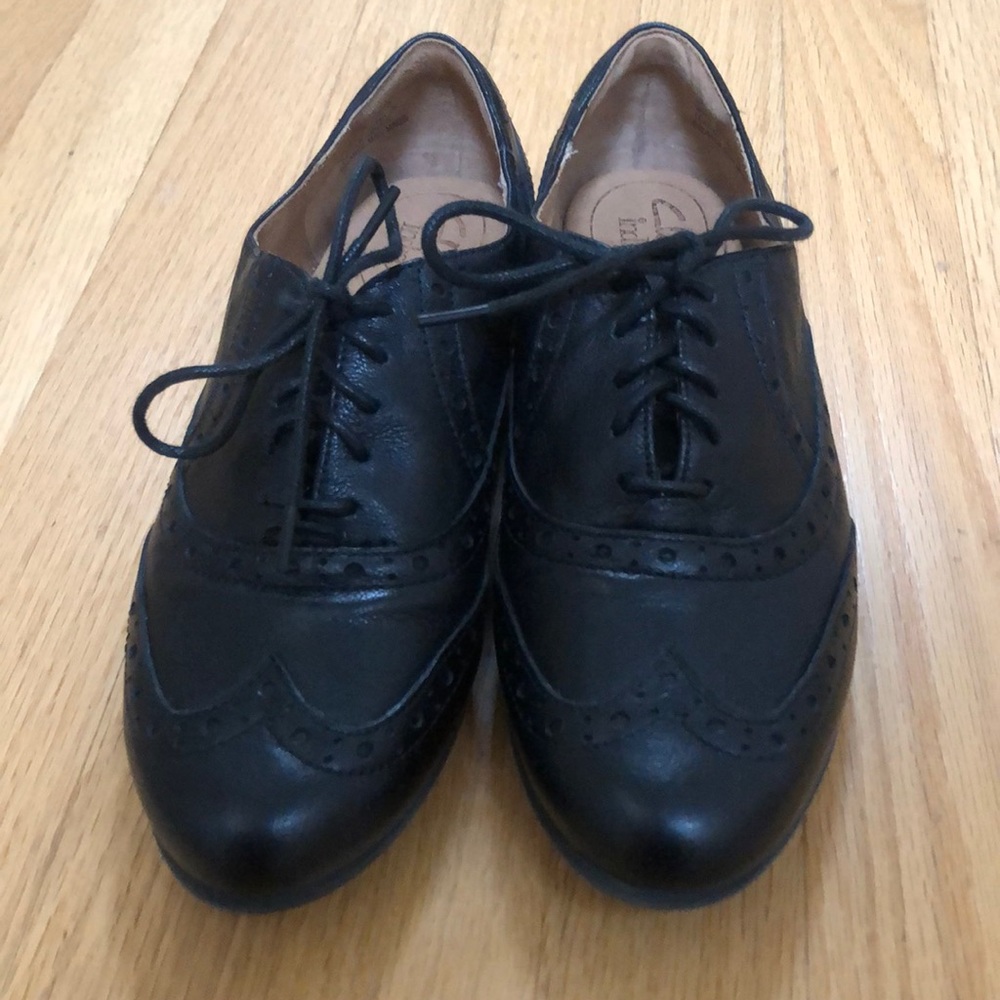 Clark’s indigo flats